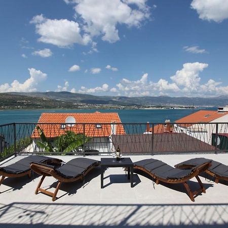 Apartment With Terrace And Sea View - Lucic Trogir Buitenkant foto
