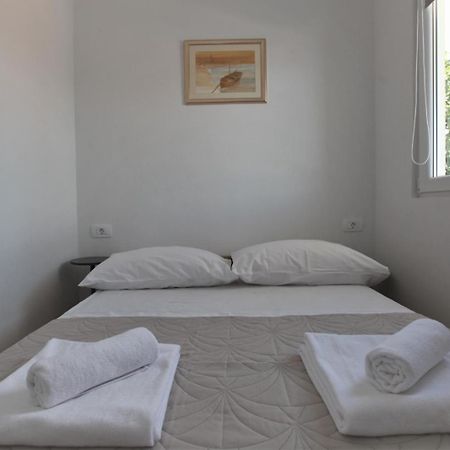 Apartment With Terrace And Sea View - Lucic Trogir Buitenkant foto