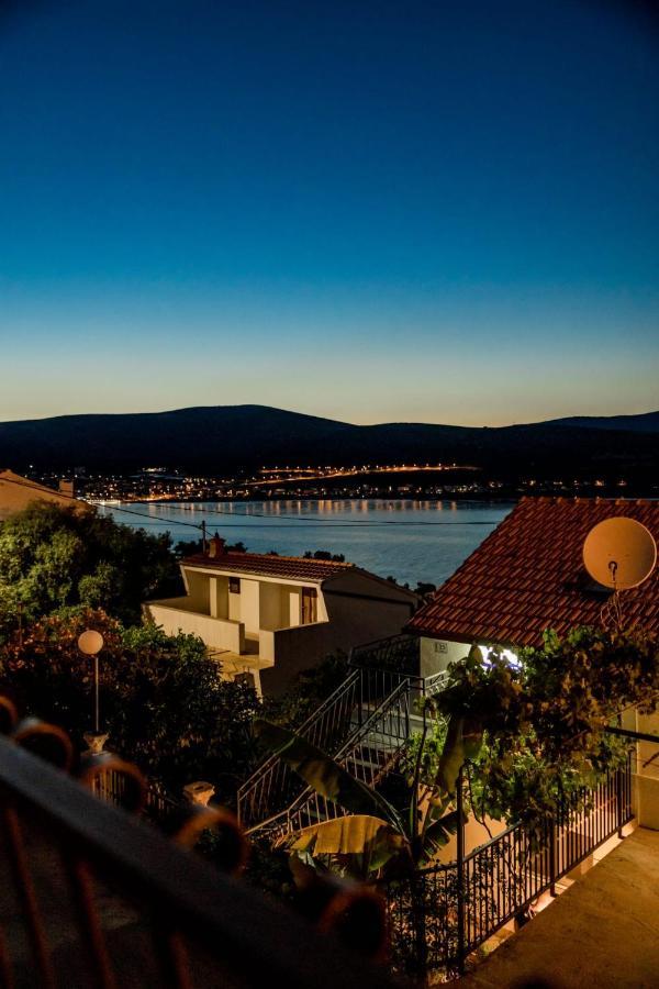 Apartment With Terrace And Sea View - Lucic Trogir Buitenkant foto