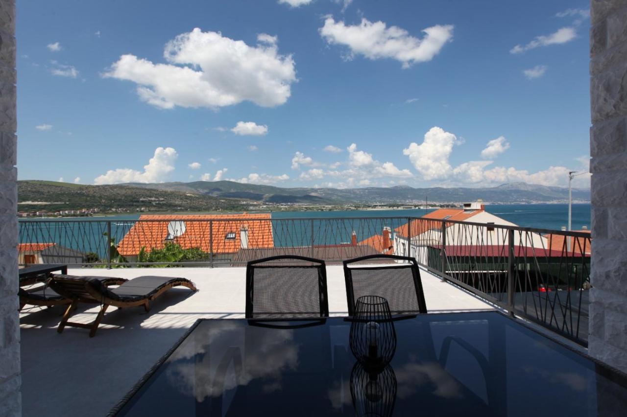 Apartment With Terrace And Sea View - Lucic Trogir Buitenkant foto