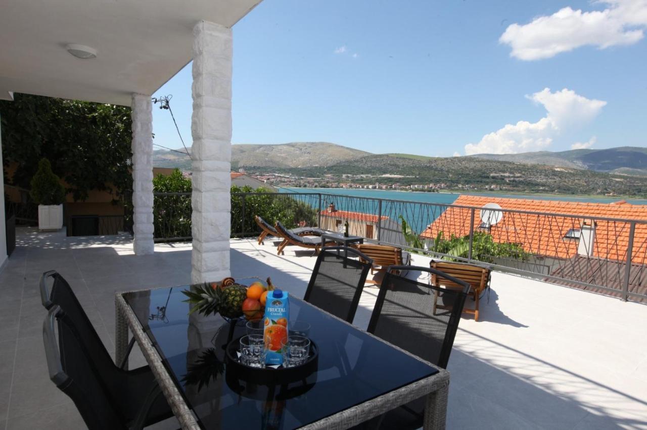 Apartment With Terrace And Sea View - Lucic Trogir Buitenkant foto