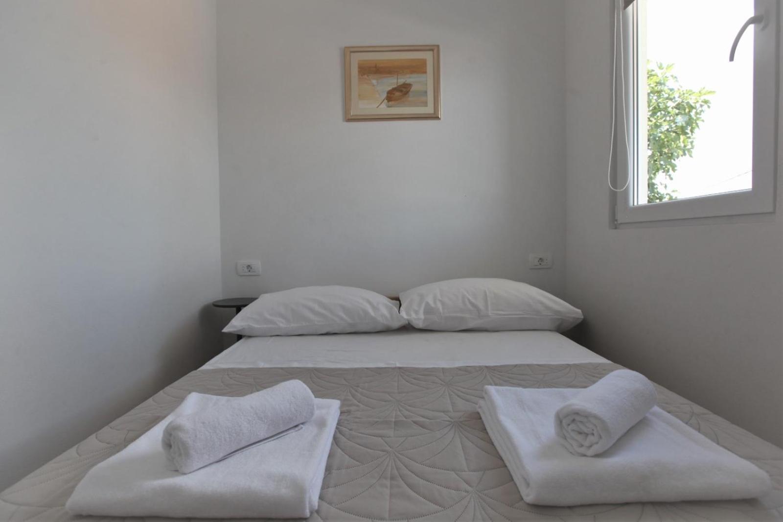 Apartment With Terrace And Sea View - Lucic Trogir Buitenkant foto