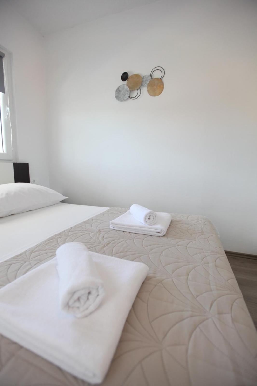 Apartment With Terrace And Sea View - Lucic Trogir Buitenkant foto