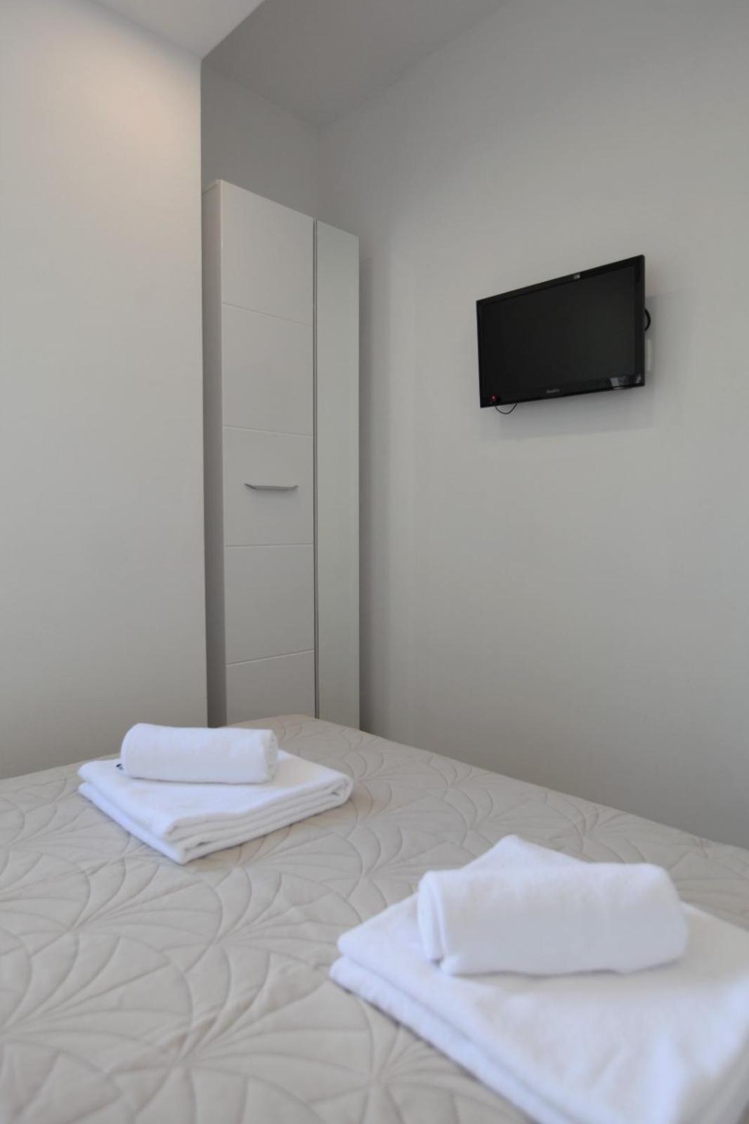 Apartment With Terrace And Sea View - Lucic Trogir Buitenkant foto